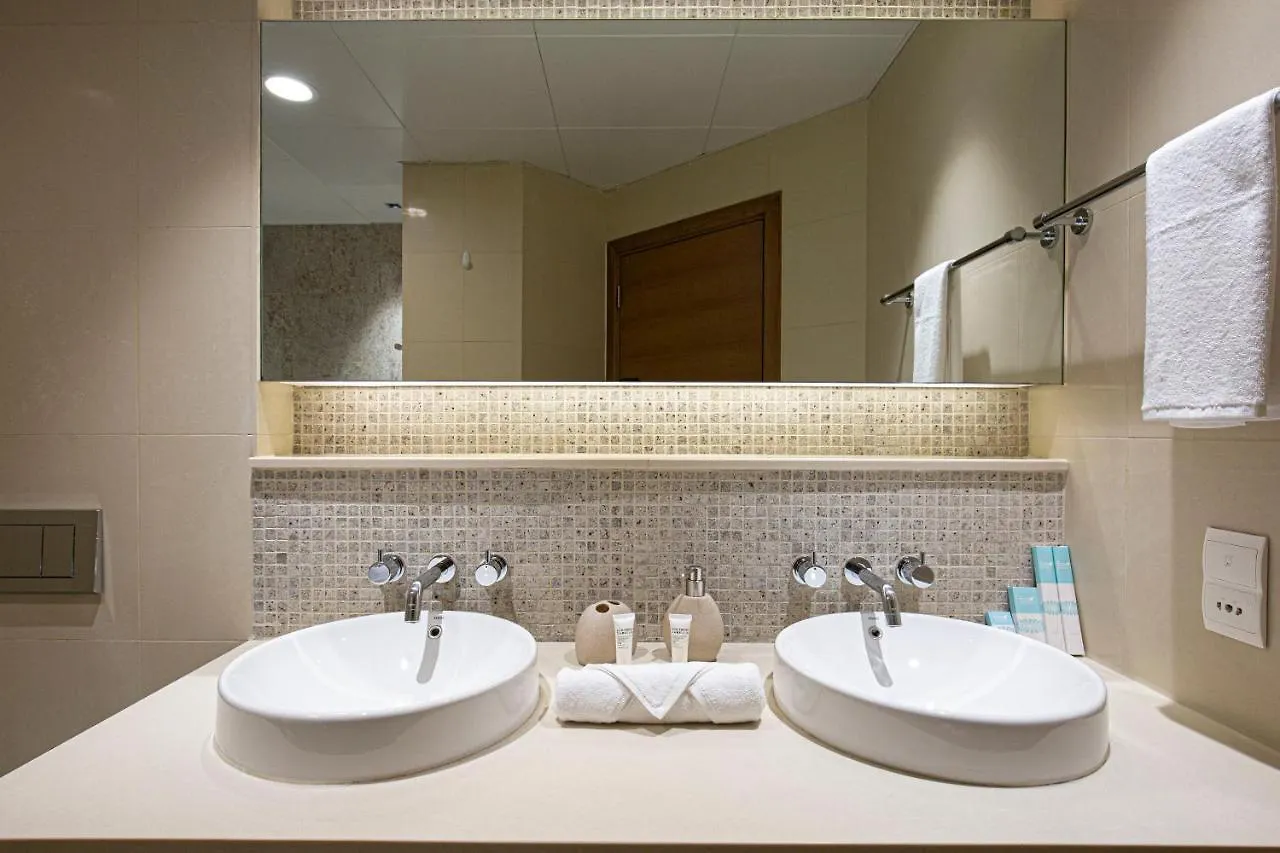 Luxury Oasis 2 Bed In Downtown 7 Mins To Dubai Mall Apartment